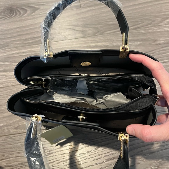 NWT : Gray/Black handbag - Picture 6 of 13